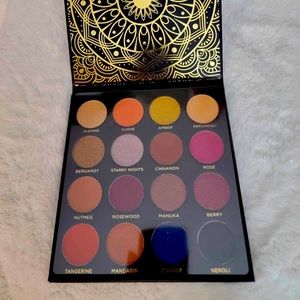 New Ace Beaute Eyeshadow Palette